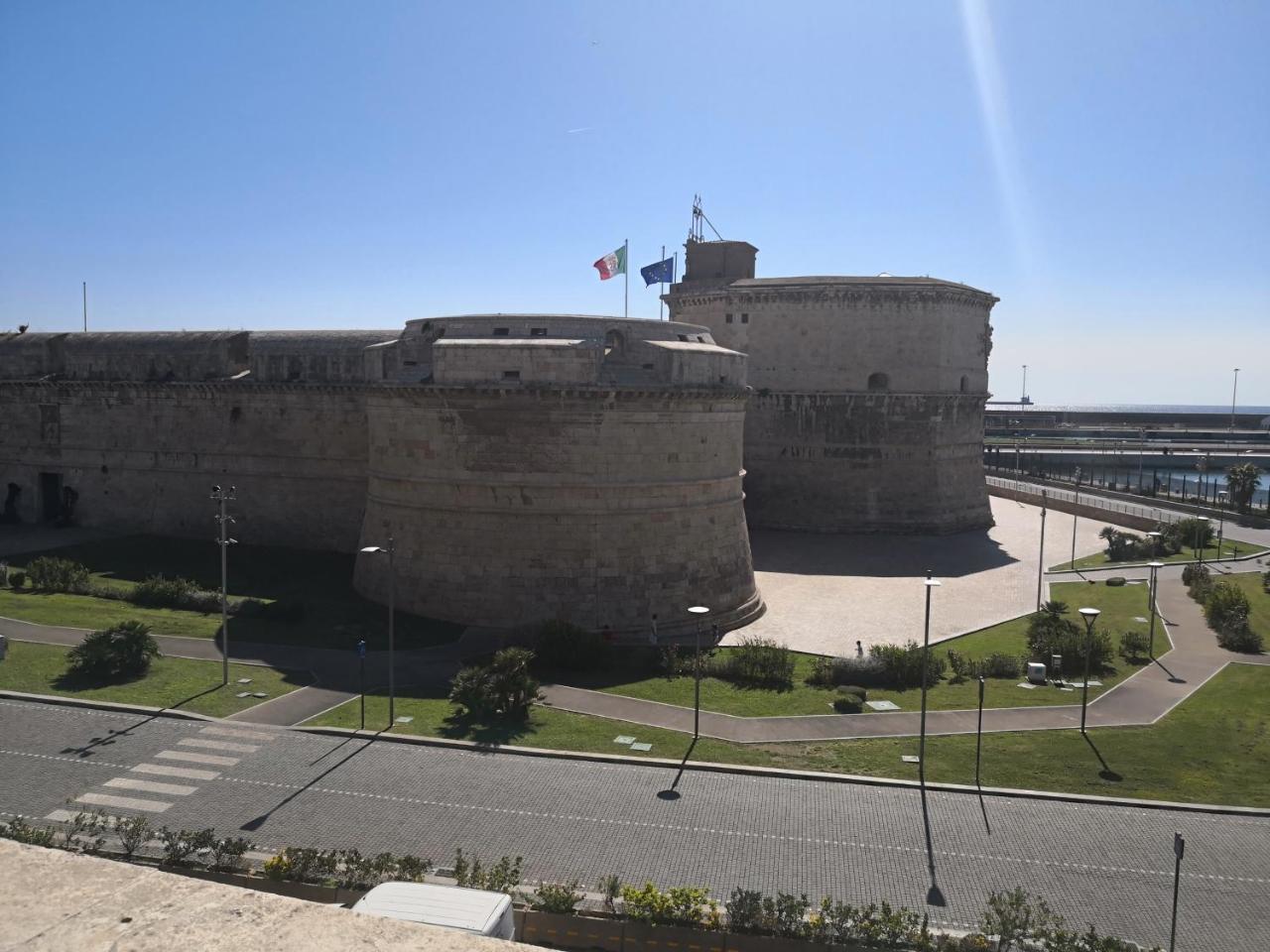 Casa Cavallotti - Modern Apartment Between Train Station And Port Civitavecchia Exterior foto